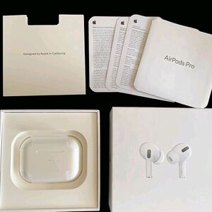 Apple AirPods Pro - White